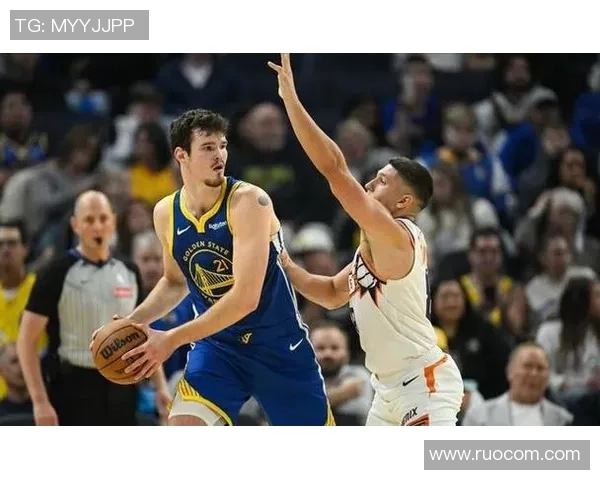 季前赛精彩对决勇士队挑战太阳队展现新阵容与战术风采